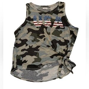 💜 Maurices Size 2 Camo USA Graphic Tie-Front Tank Top